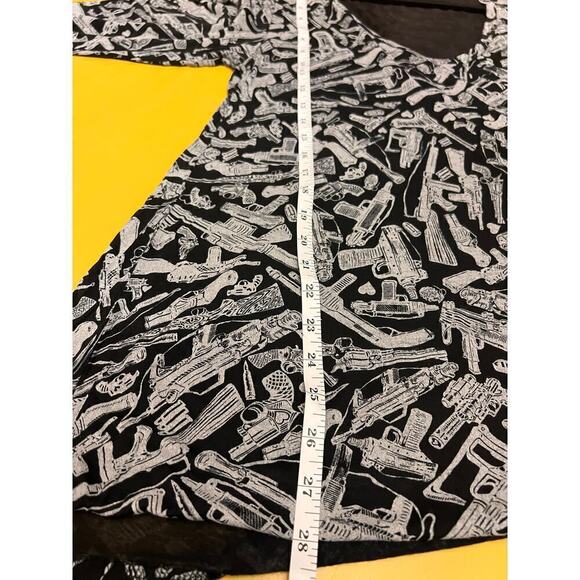 Lauren Moshi Devon Boyfriend Top V-Neck Sheer Gun Print Black Womens Size ? - Picture 8 of 8